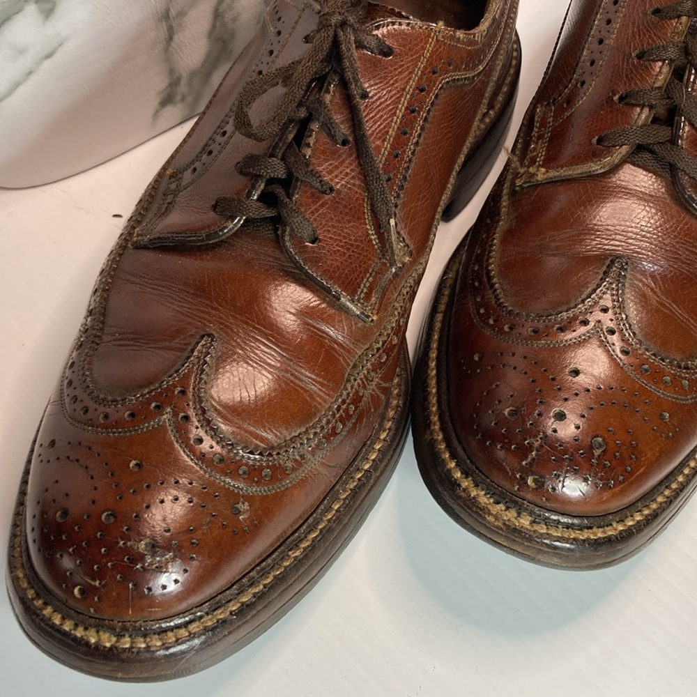 Vintage Florsheim Imperial 93602 8.5 men’s brown wingtip lace up shoes. Box 1 - Picture 3 of 10